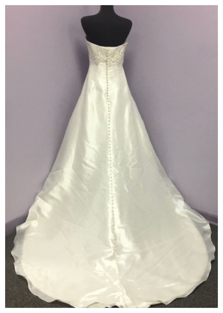 Bonny Bridal Style #10004 Backface Thumbnail Image