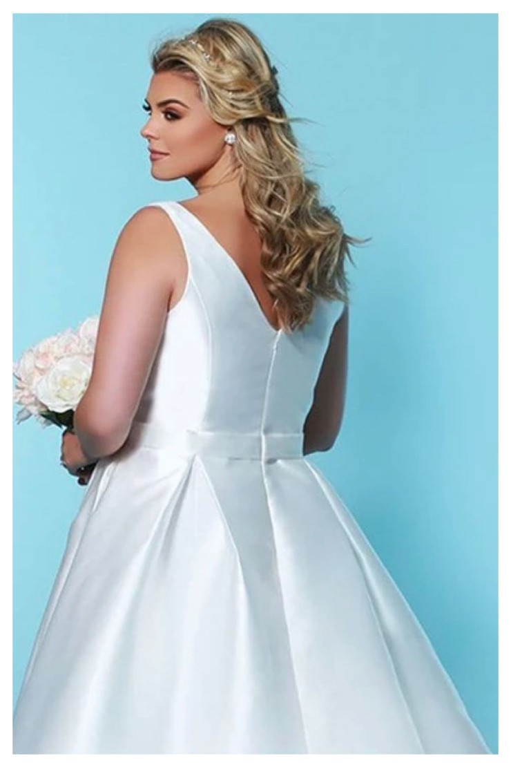LiaMia Collection Style #LM9225 Backface Thumbnail Image
