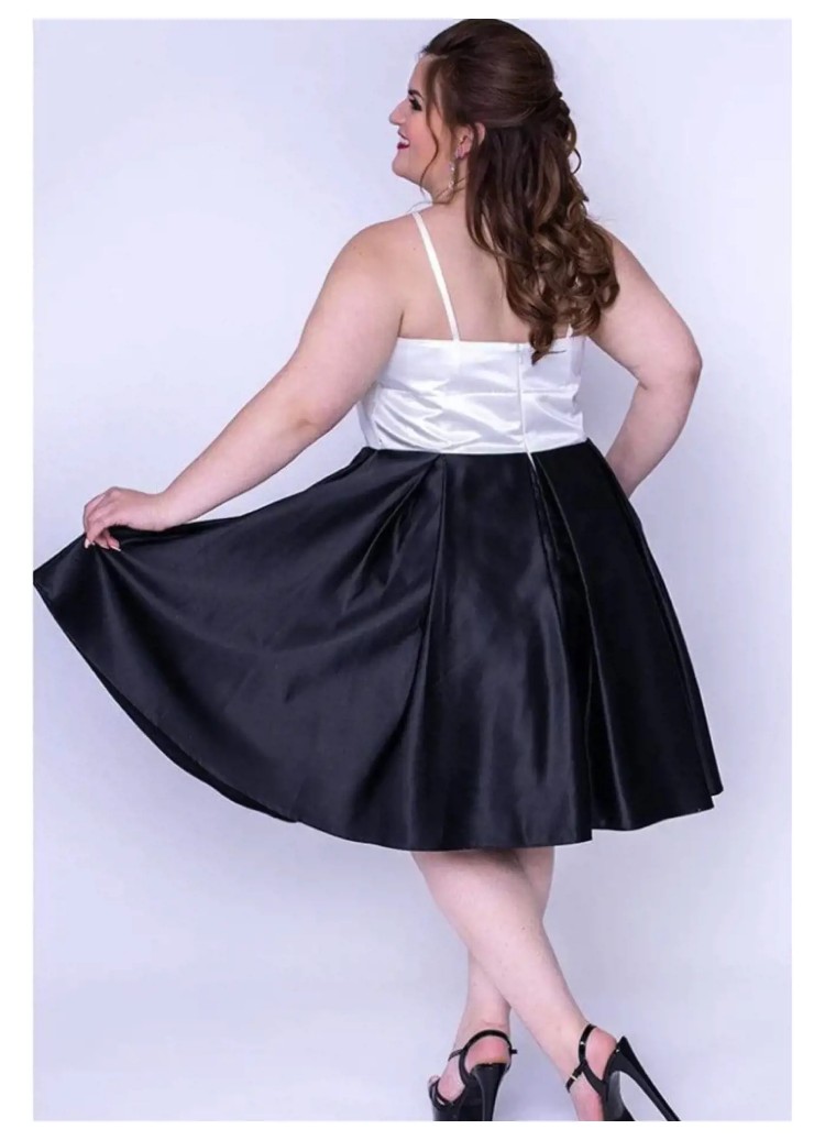 Sydney's Closet Style #SC8092 Backface Thumbnail Image