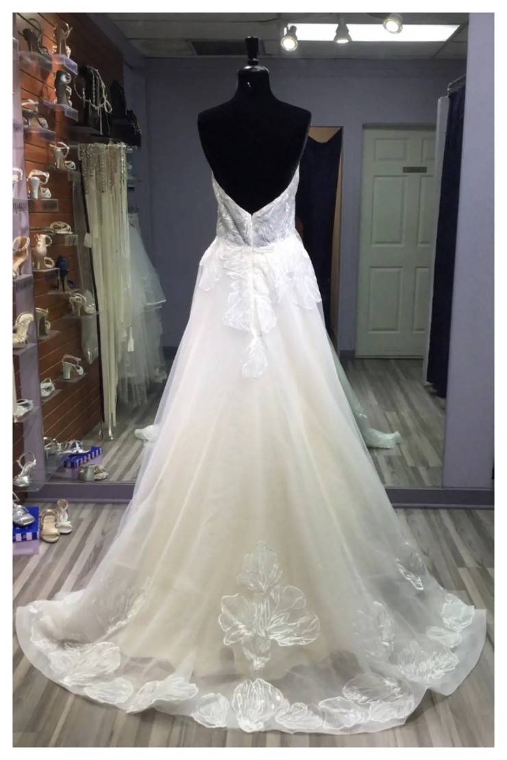 LiaMia Collection Style #BL6004 Backface Thumbnail Image