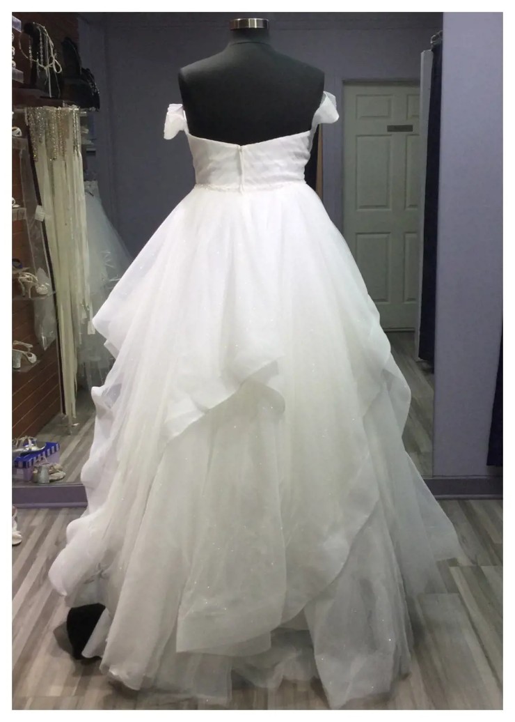 LiaMia Collection Style #BL9004 Backface Thumbnail Image