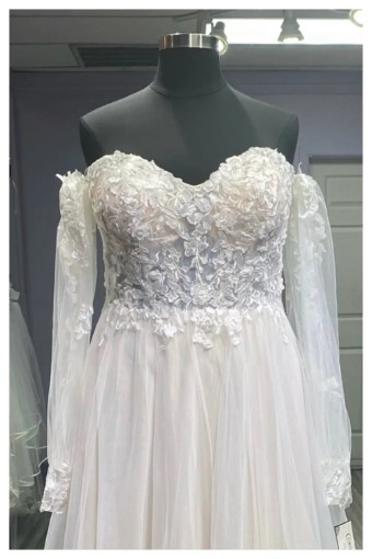 LiaMia Collection Style #19353 #0 Almond/Ivory thumbnail