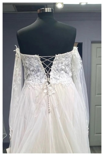 LiaMia Collection Style #19353 #1 Almond/Ivory thumbnail