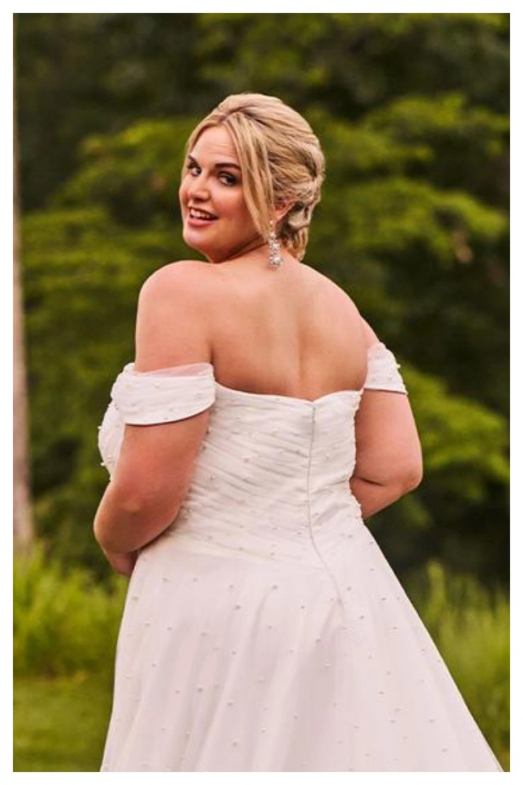 Michelle Bridal Style #MB2518 Backface Thumbnail Image